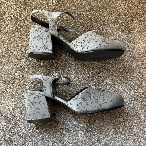 Vintage Y2K 90’s Grey Silver Low Heels With Vines Formal Ankle Buckle Round Toe - Picture 5 of 8